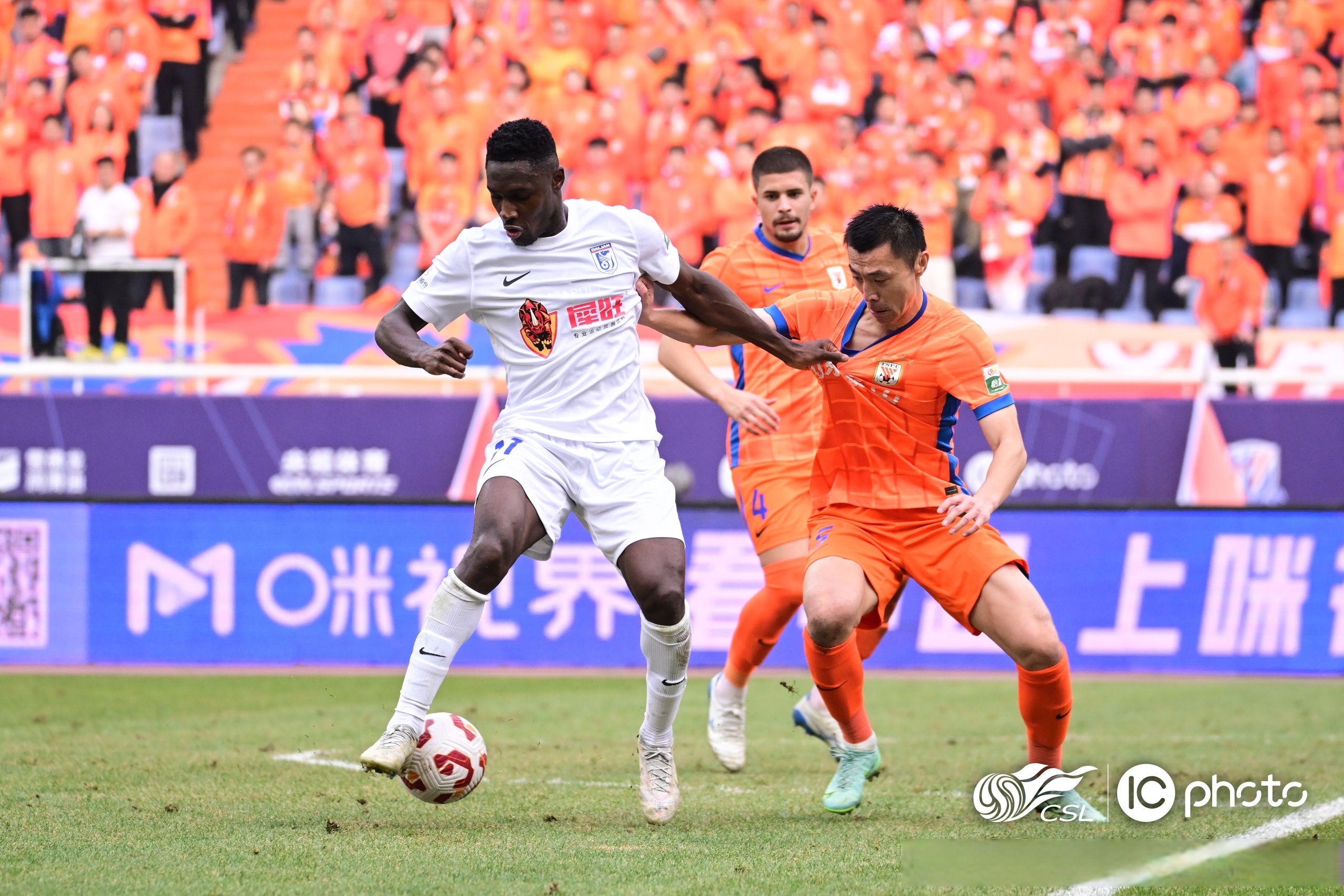 开元体育官网-赛地聚焦——CBA常规赛关键时刻热度飙升，国际米兰更衣室发声，引发热议，控场能力受关注(篮球公园亚当斯压哨绝杀领衔cba本周好球)