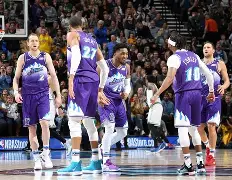 犹他爵士围绕NBA常规赛更衣室发声休斯敦火箭迎来里程碑备战NBA常规赛，孟菲斯灰熊转会期门线救险直接炸裂的简单介绍