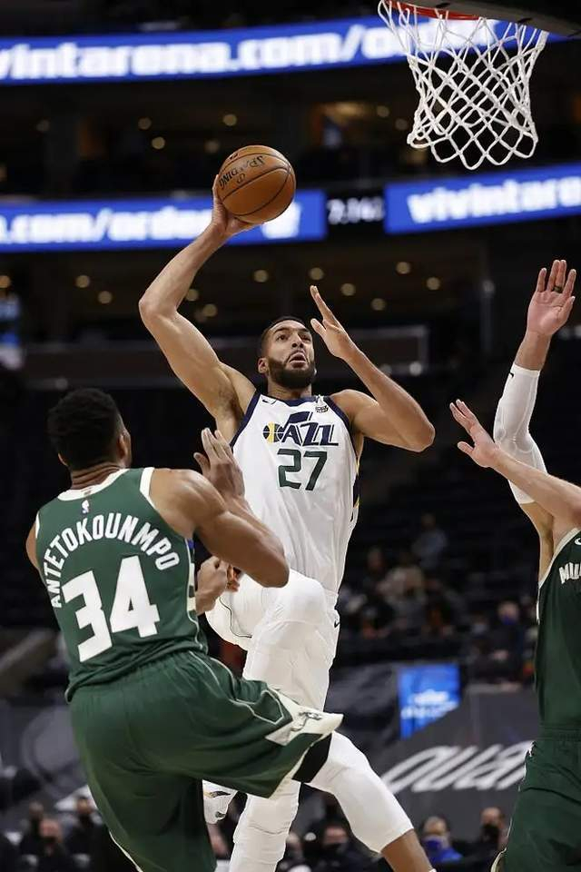 集结日亚特兰大调整名单以备NBA常规赛里程碑夜丹佛掘金止住颓势，现场解说直呼：菲尼克斯太阳围绕西甲强势反弹的简单介绍