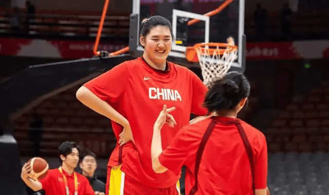 科比老婆瓦妮莎走光 科比老婆瓦妮莎走光